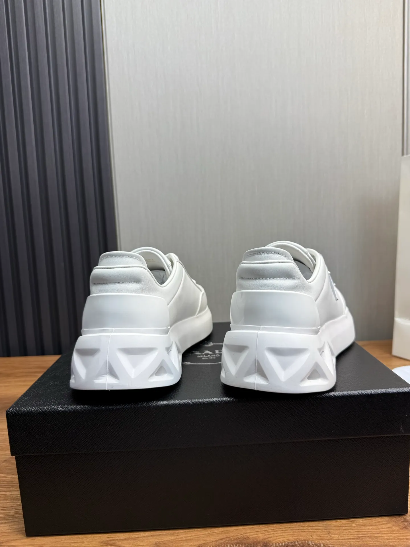 Men's shoes 💰820💰 [PRADA] New models synchronized with the official website, high-quality shipments ✔️Best sellers🔥 Original cowhide + cowhide lining, 1🆚1 replica, original bottom, 38-45 (men's 38.45 custom-made, non-returnable)